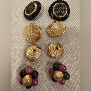 Elegant Gold and Black Earrings Set